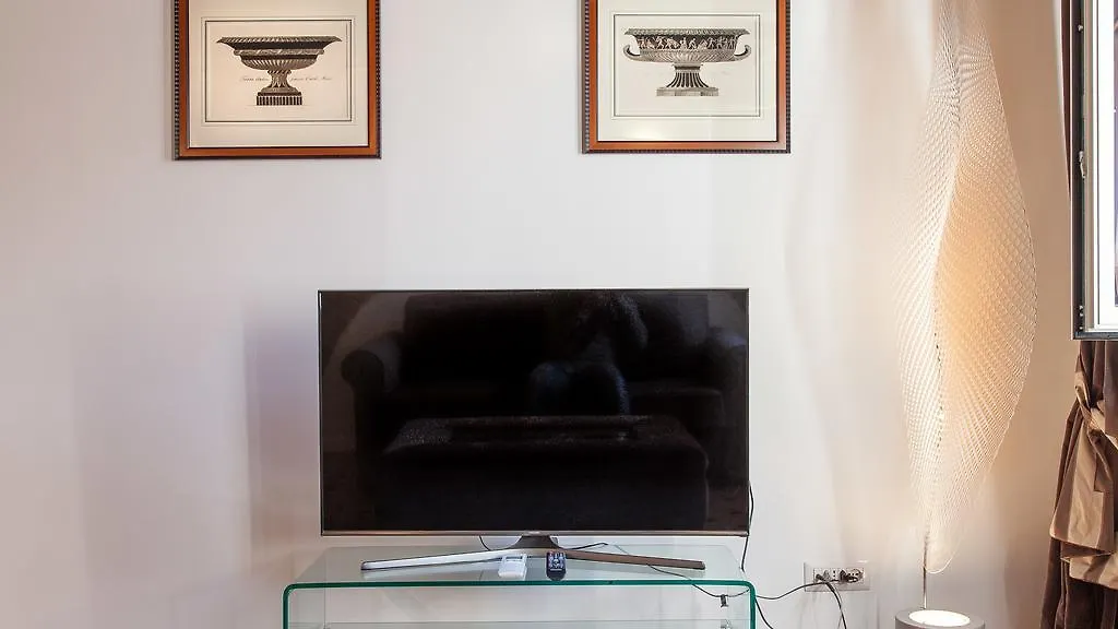 Rental In Rome - Scala Suite